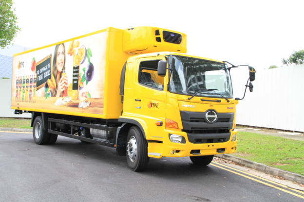 HINO 25FT CARRIER 02 1